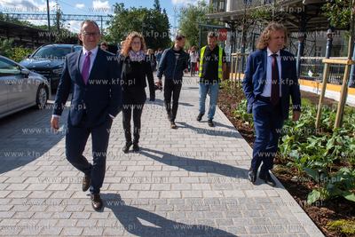 Spacer z radnymi z okazji otwarcia nowego woonerfu...