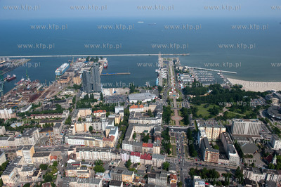 Gdynia w przeddzien Zlotu Zaglowcow 28.06.2009 fot....