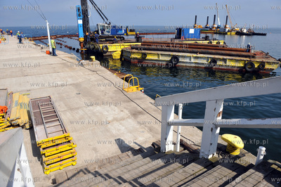 Budowa przez firme Hydrobudowa przystani jachtowej...