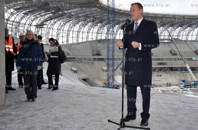 Konferencja prasowa premiera Donalda Tuska na stadionie...