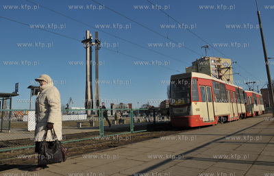Przystanek tramwajowy na Placu Solidarnosci w Gdansku.
07.03.2011
fot....