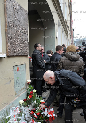 Odsloniecie tablicy pamiatkowej poswieconej pamieci...