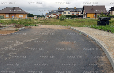 Droga dojazdowa, ul. Nagietkowa do osiedla w Gdansku...