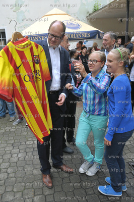 Festyn charytatywny Zeszyt dla Ucznia odby   si   na...