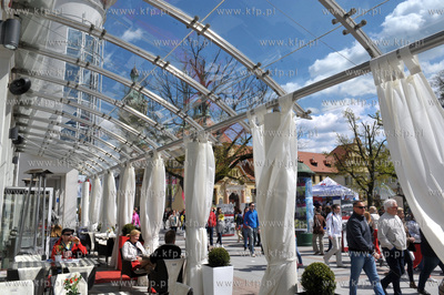 Sopot. Taras kawiarni i klubu Unique na Placu Zdrojowym...