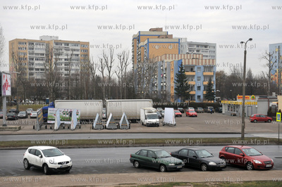 Gdańsk Zaspa, al. Jana Pawła II w okolicach kościołą...