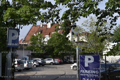 Sopot. Parking pomiędzy ul. Puławskiego a Grunwaldxzką....