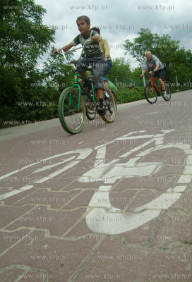 Alejki rowerowe w okolicach mola w Gdansku Brzeznie....