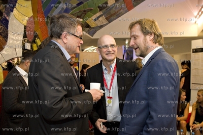 Gdynia. Festiwal Filmowy w Gdyni. Nz. ekipa twórców...