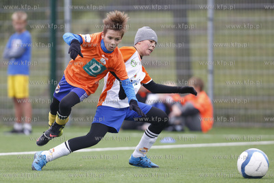 Gdansk Zaspa. Pilkarski turniej dzikich druzyn Do przerwy...