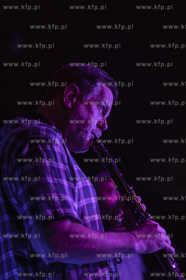Festiwal Świat Mało Znany. Koncert zespołu Caritas...