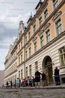 Przekazanie sześciu rodzinom kluczy do nowo wyremontowanej...