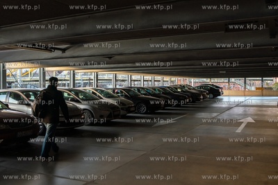 Gdańsk. Naziemny parking wielopoziomowy przy ul. Jana...