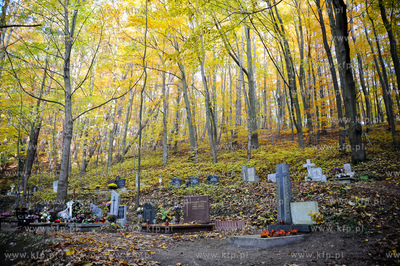 Gdansk. Cmentarz Srebrzysko.
28.10.2011
fot. Mateusz...