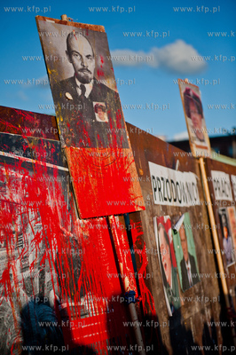 Gdansk. Happening przed Brama Historyczna nr 2 Stoczni...