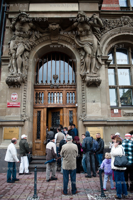 Gdansk. Narodowy Bank Polski wprowadza do obiegu monety...