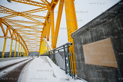 Gdansk. Zamkniety dla ruchu kolowego Zolty Wiadukt,...