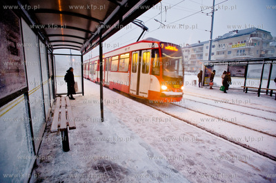Gdansk. Os. Pogodne. Porywisty wiatr oraz silne opady...