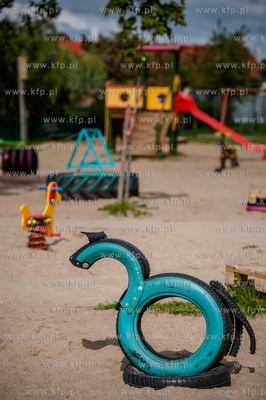 Gdansk. Ujescisko. Nowo powstaly Ekologiczny plac zabaw...