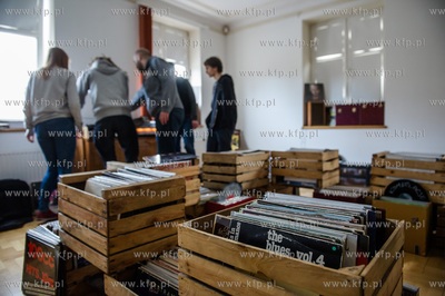 Gdansk. Kawiarnia Fusy i Mietusy. Tysiace Winyli na...