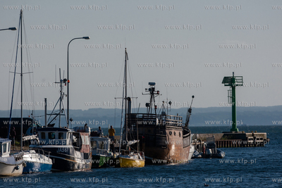 Port w Jastarni. 19.08.2015 fot. Mateusz Ochocki /...