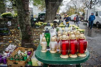 Gdańsk. Cmentarz św. Jadwigi w Nowym Porcie. Dzień...