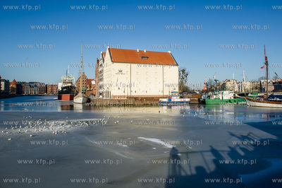 Gdańsk. Mroźny, słoneczny, zimowy dzień. Minusowe...
