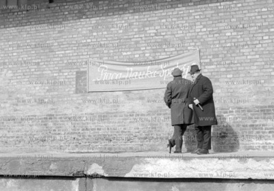 Wiec przeciwko wydarzeniom marcowym '68 w swietlicy...