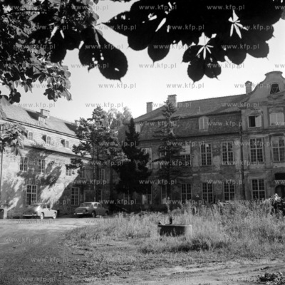 Pałac Opatów w Gdańsku Oliwie,  widok od strony...