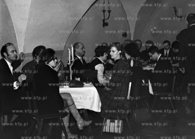 Karczma "Za Kołatką" w Gdańsku.
02.1969
0001953z_luty1969
Fot....