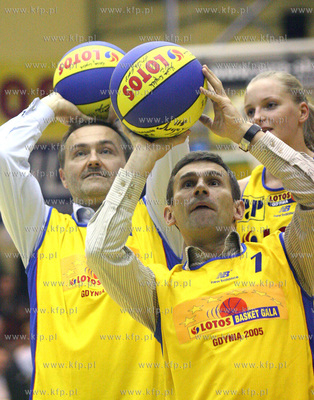 Lotos Basket Gala 2005 w Gdyni. Mecz koszykowki pomiedzy...