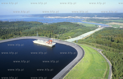 Zbiornik wodny elektrowni szczytowo pompowej. (Elektrownia...