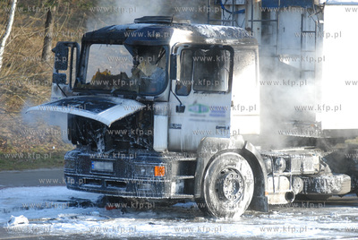 Pozar samochodu ciezarowego na ul. Chwaszczynskiej...