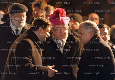 Pomnik Ofiar Grudnia 1970, Gdynia Stocznia. Obchody...