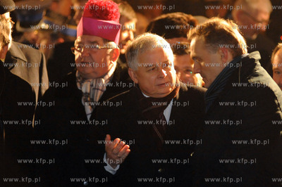 Pomnik Ofiar Grudnia 1970, Gdynia Stocznia. Obchody...