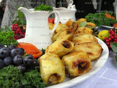 Karzniczka k/Slupska VI Swieto Ziemniaka. nz. paszteciki...