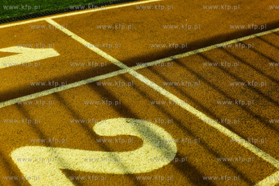 Boisko noca w Gdansku Oruni przy Zespole Ksztalcenia...