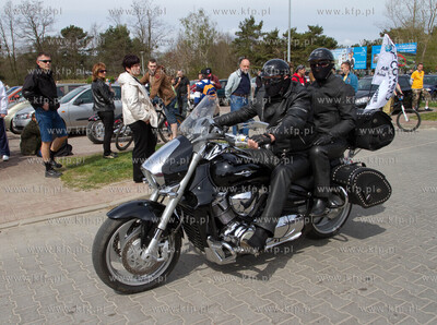 Gdansk. Zlot chopperow w Brzeznie przy molo. Po zbiorce...