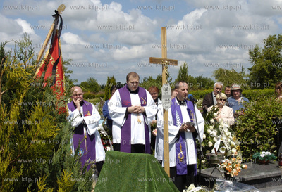 Na Cmentarzu Komunalnym w Slupsku odbyl sie pogrzeb...
