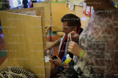 Obwodowa Komisja Wyborcza nr 96 w Gdyni. II tura wyborow...