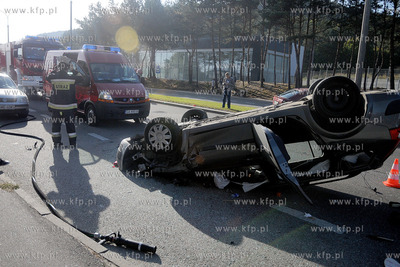 Trzy samochody zderzyly sie na Drodze Krajowej nr 6...