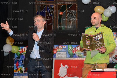 23 final WOSP w Gdyni. Licytacja prowadzona przez przez...