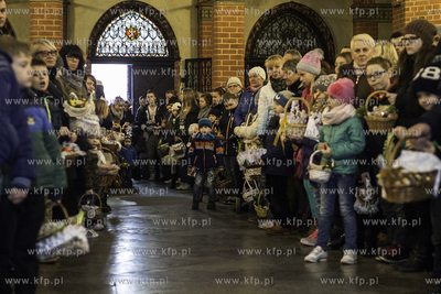 Wielka Sobota. Święcenie pokarmów w bazylice katedralnej...