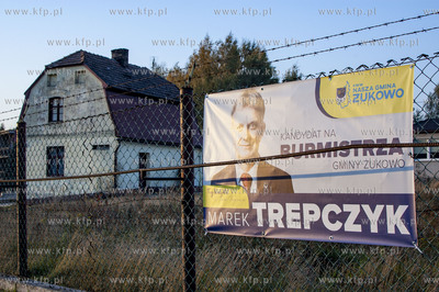 Chwaszczyno, gmina Żukowo na Kaszubach. Reklamy wyborcze...