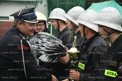 Powiatowe Zawody Sportowo - Pożarnicze na stadionie...
