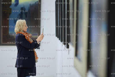 Wystawa obrazów Zdzisława Beksińskiego w Teatrze...