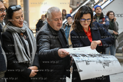Gdańsk. C.H. Manhattan. Promocja albumu Fot. Kosycarz....