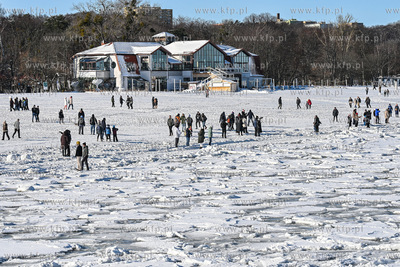 Sopot. Zimowa niedziela w Sopocie. 15.02.2026 fot....