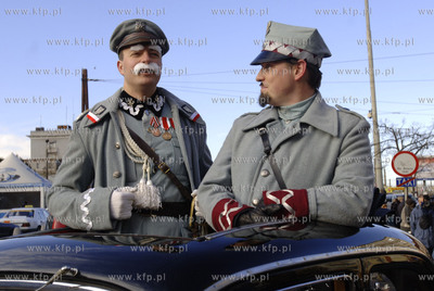 Gdynia. Parada Niepodleglosci. Nz. marszalek Pilsudski...