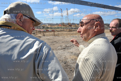 Budowa stadionu w Gdansku Letnicy. Mieszkancy Gdanska...